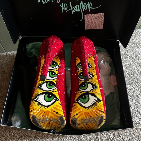 Taylor Says Lookie - Elegant Red Crystal-Embellished Heels - Picture 2 of 4